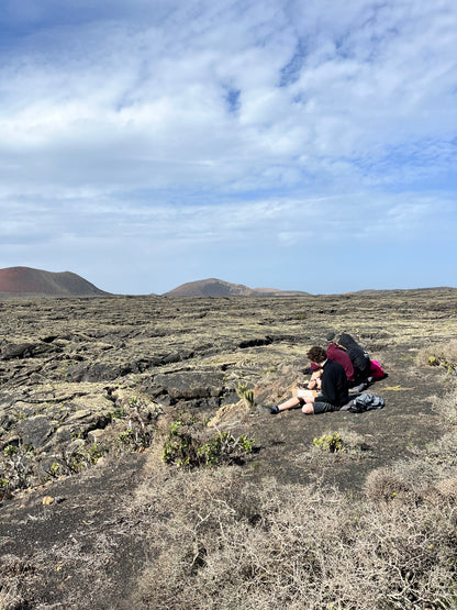 Experiencia Artística pintando volcanes