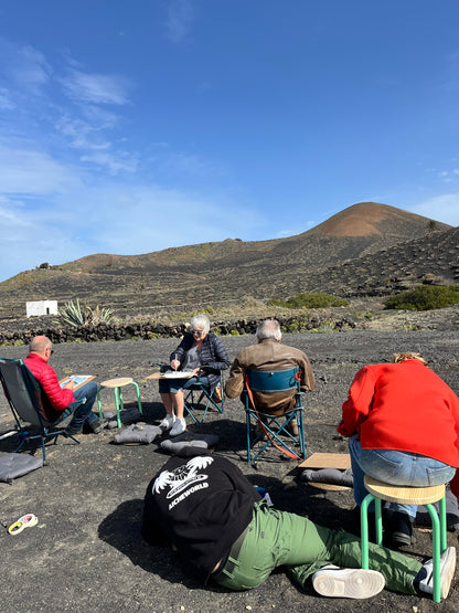 Experiencia Artística pintando volcanes